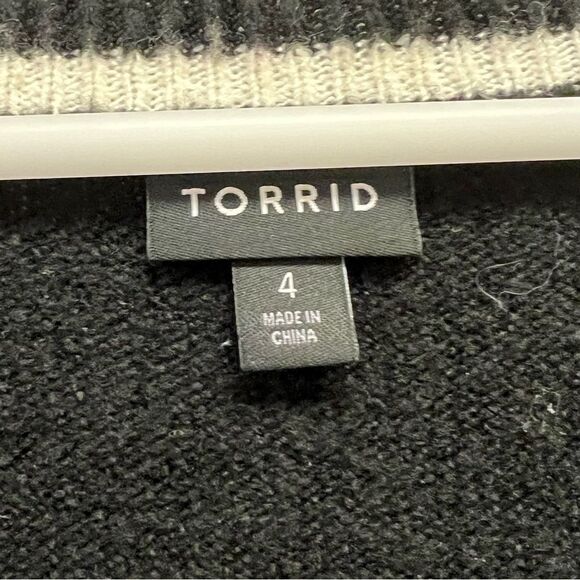 Torrid Buffalo Check Star Lips Pullover Crewneck Sweater, Size 4X - Picture 10 of 12